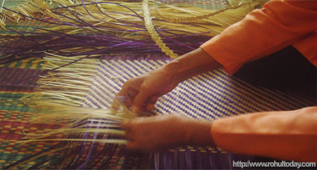 KUB Manunggal Mandiri Makes Wiker Mat from Palm Oil Midrib