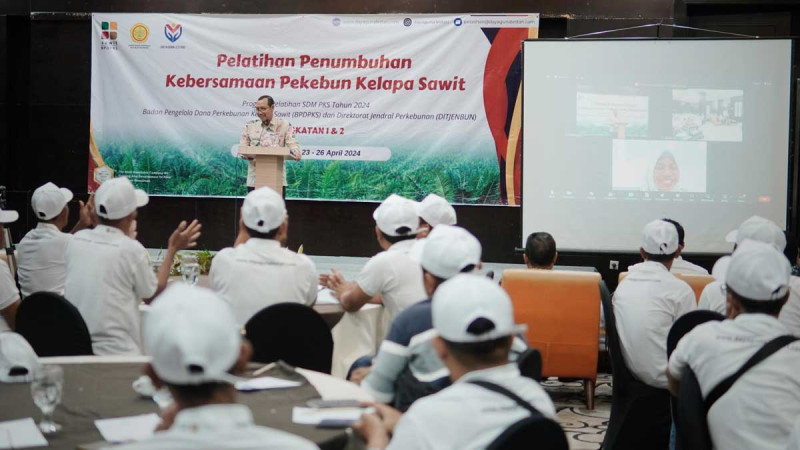 120 Smallholders in Regency of Paser Got Trainings from PT DGL: Supported by PFMA and General Directorate of Plantation