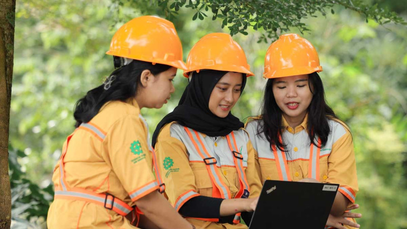 Kartini’s Legacy in Palm Oil Plantations: Women Driving Change