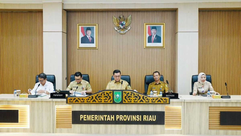 Riau Provincial Government Reviews Palm Oil Revenue-Sharing Fund Management, Focuses on Efficiency and Regulatory Adjustments
