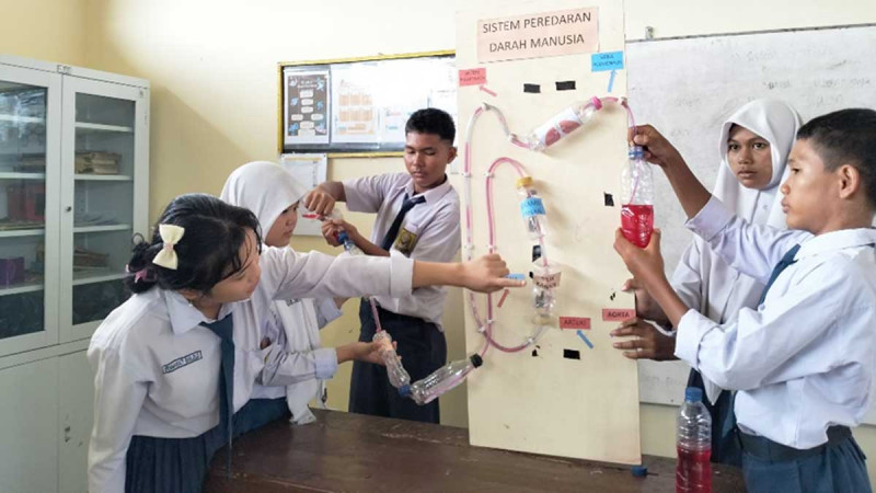 SMP Eka Pendawa Sakti Receives Inspirational School Award for Driving Educational Change