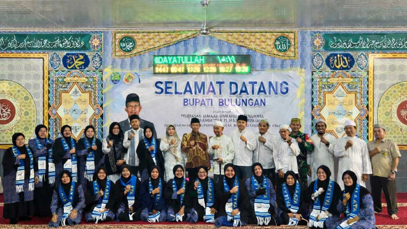 Bulungan Regent Sends Off 33 Umrah Pilgrims from Benuanta Cooperative