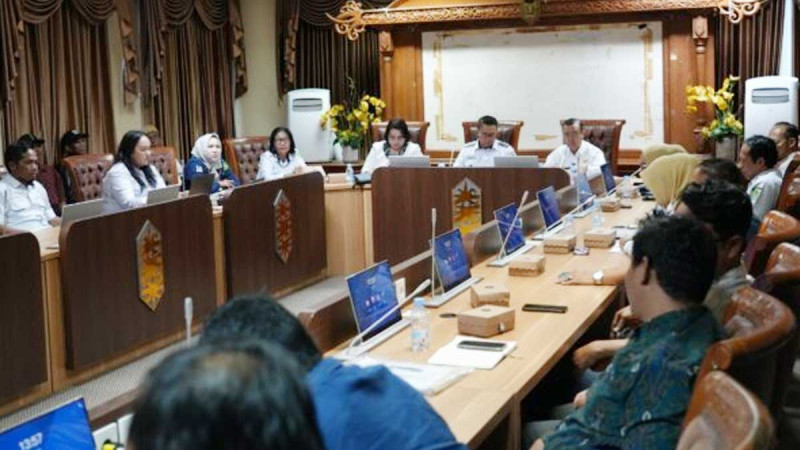 Kutai Timur Government Facilitates Hearing Between Labor Federation and Palm Oil Companies to Discuss Workers' Rights and Humanistic Industrial Relations