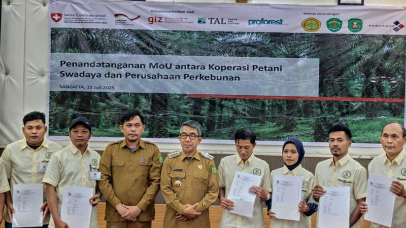 614 Smallholder Palm Oil Farmers in East Kutai Officially Obtain STDB, A First Step Towards Legal and Sustainable Plantations