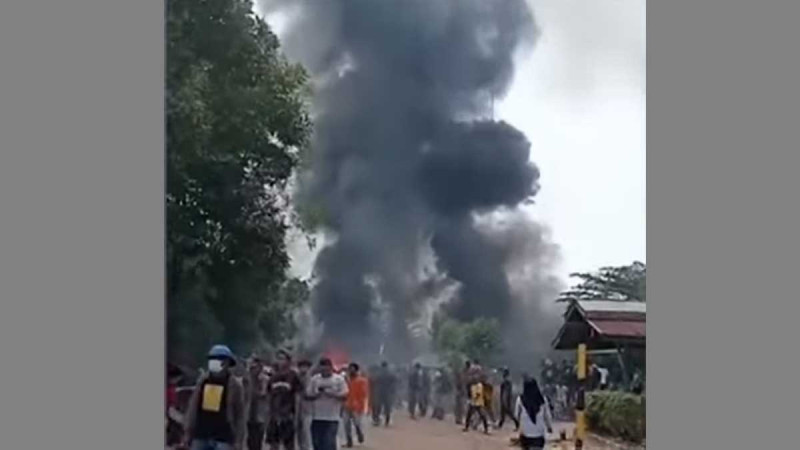 Land Dispute Escalates: Residents Burn Down PT Seraya Sumber Lestari Employee Houses in Siak