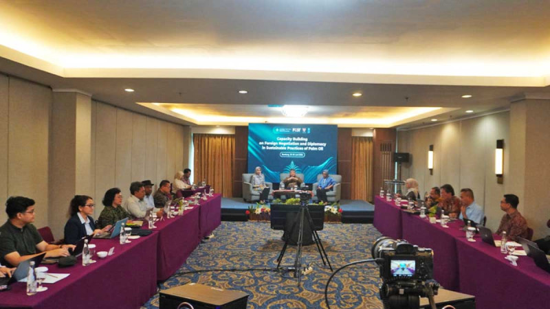 UGM Calls for Stronger Palm Oil Diplomacy to Expand Indonesia's Global Market Access