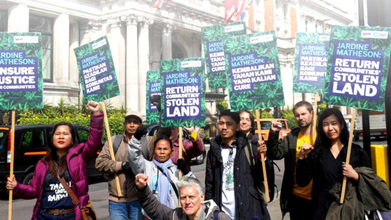 Smallholders Protested to the Office of Astra Agro, Jardine Matheson in London to Get Back Their Areas
