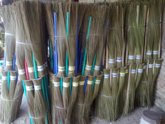 Bangunrejo Palm Oil Farmers Utilized Palm Oil Sticks to be Brooms