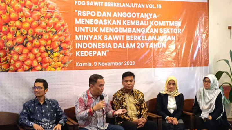 RSPO Certification Development in Indonesia: Prioritize to Encourage Smallholders