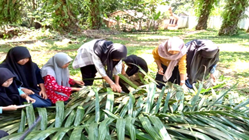 Palm Oil Stick: Environmental Innovation to Escalate Smallholders’ Income