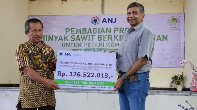 ANJ Agri Handed over Sustainable Palm Oil Premium Price for the Smallholders in Sub district of Angkola Selatan