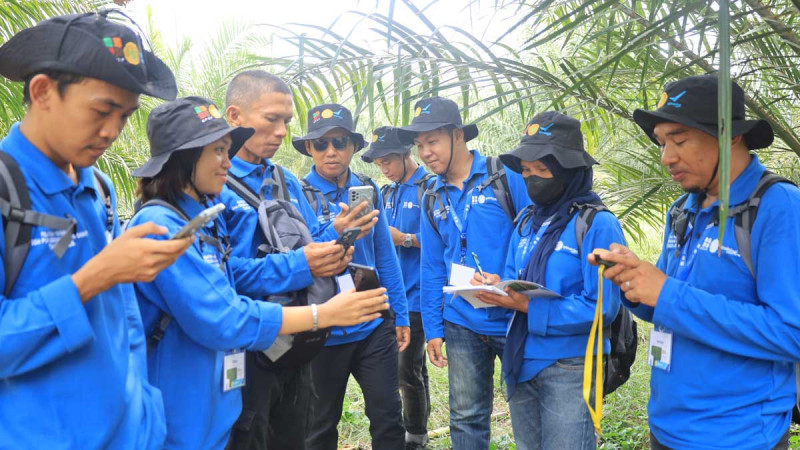 31 West Sulawesi Oil Palm Smallholders Trained in Digital Mapping Skills