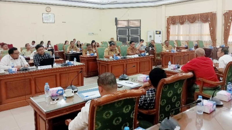 Landak Legislators Urged Wilmar Group to Accomplish Business Permit
