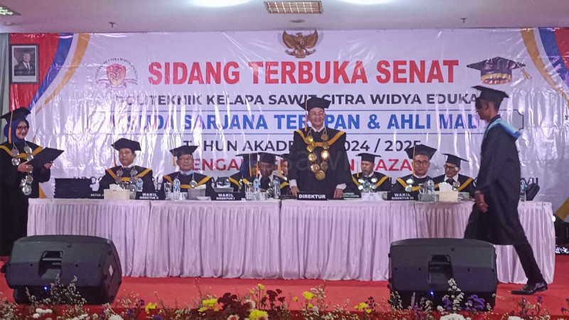 Poltek CWE Graduates 166 Students, Ready to Become Work-Ready Palm Oil Professionals