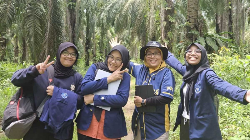 IPB Students Create Eco-Friendly Acoustic Panels from Palm Oil Waste